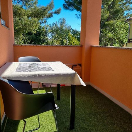 Juli No 2 Apartamento Poreč Exterior foto